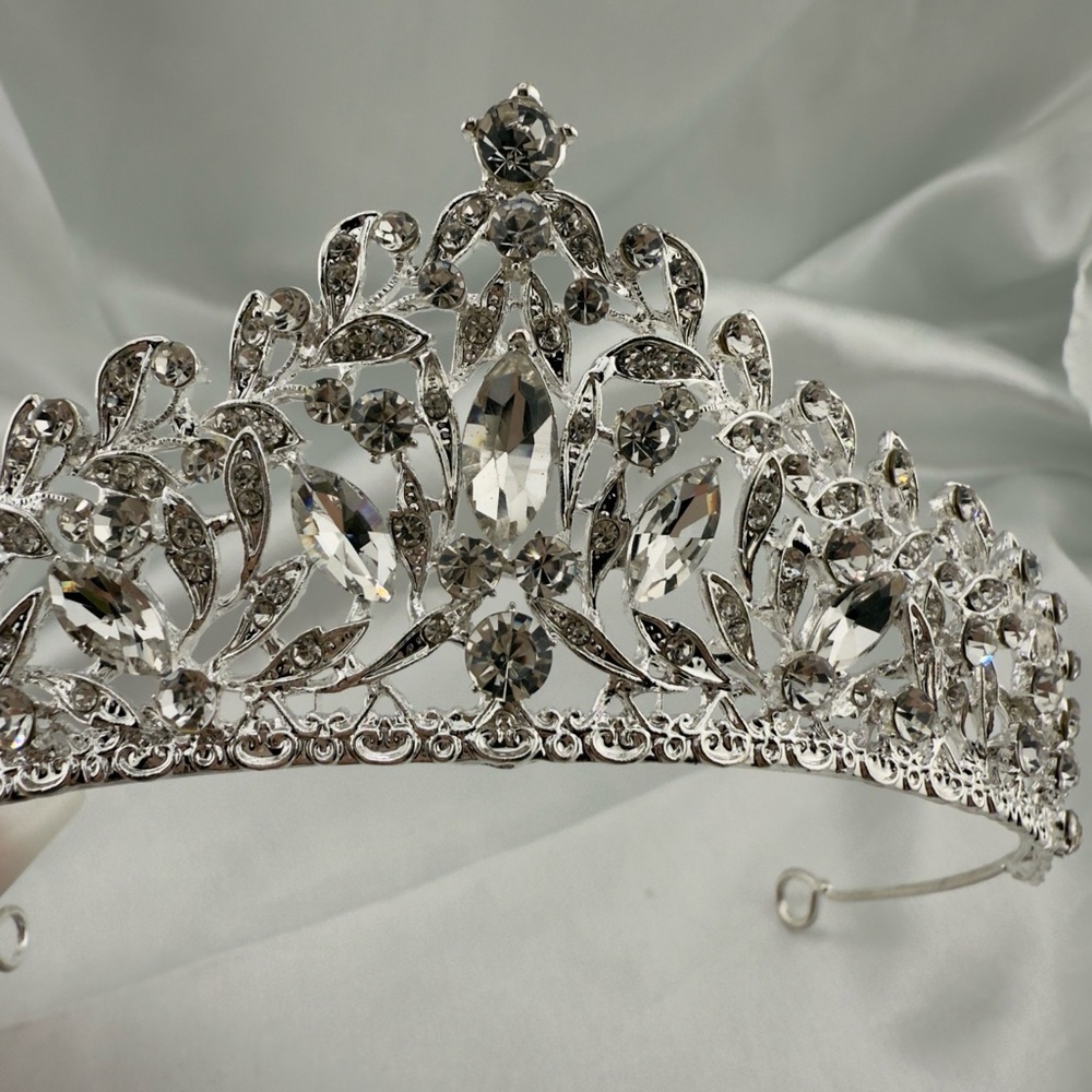 Wedding bridal  Silver Tiara - Picture 4 of 5